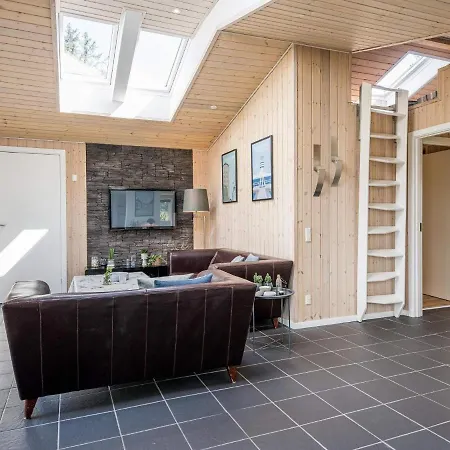 Henne Xxxii Feriehus *